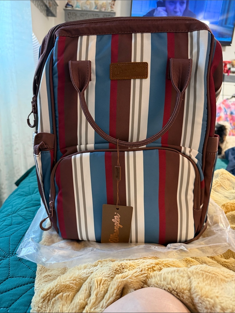 Wrangler Tan/Brown Quilted Lined Tote Interior